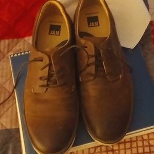 Casual dress shoes